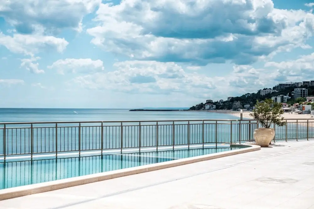 Beach & Waterfront