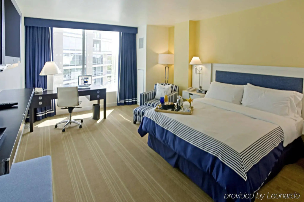 University Plaza Waterfront Hotel - фото 23