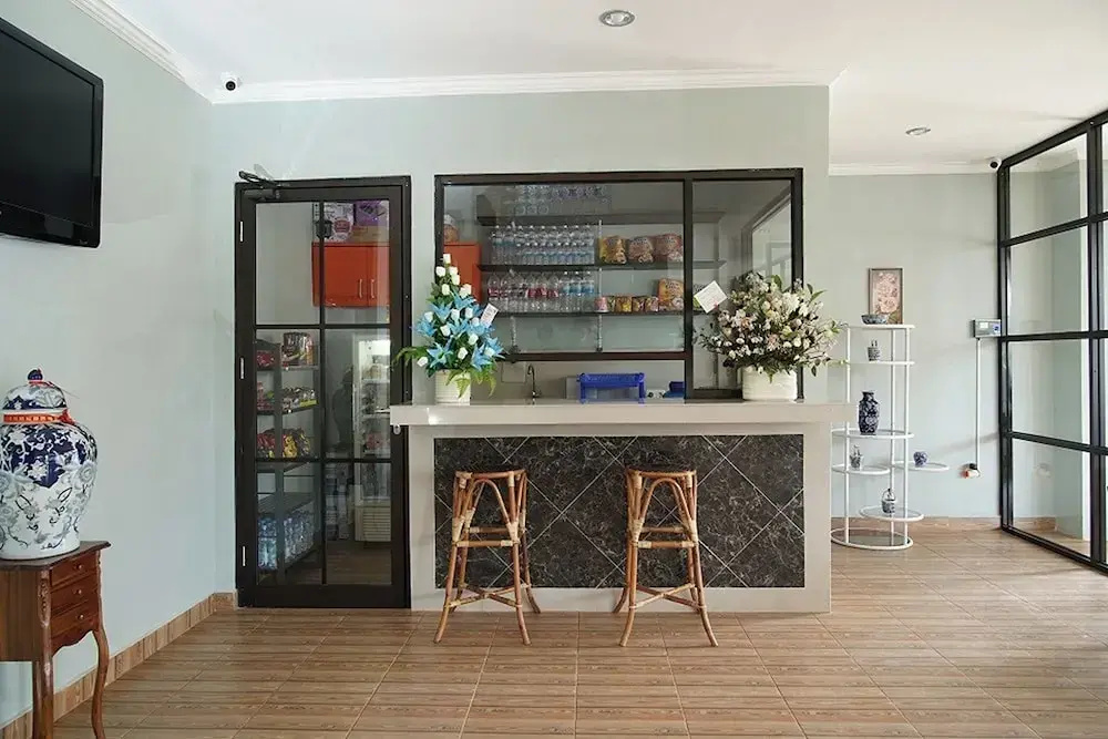 Lobby & Reception