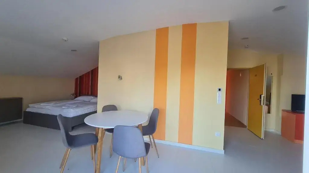 Standard Family room with garden view