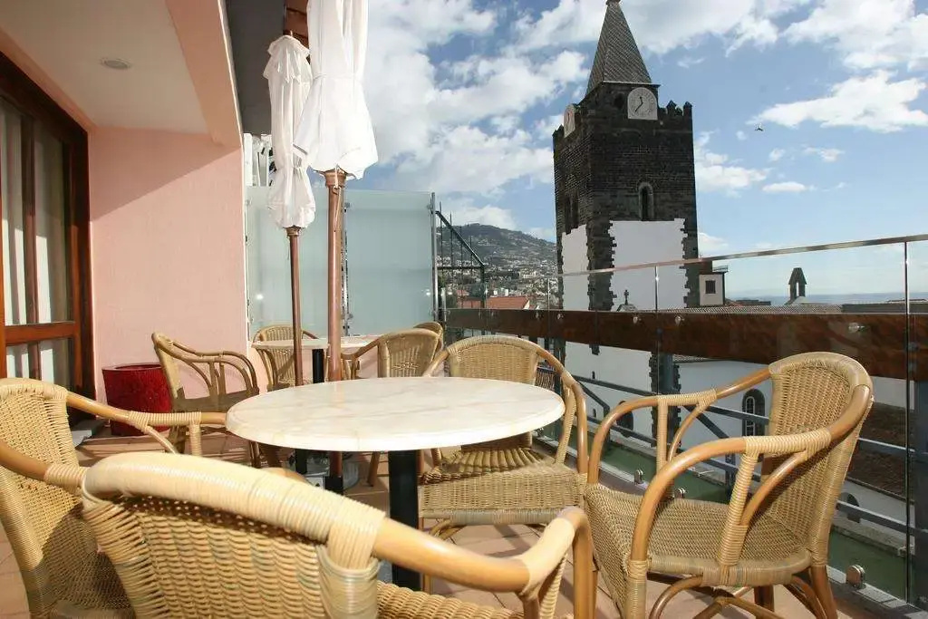 Balcony & Terrace