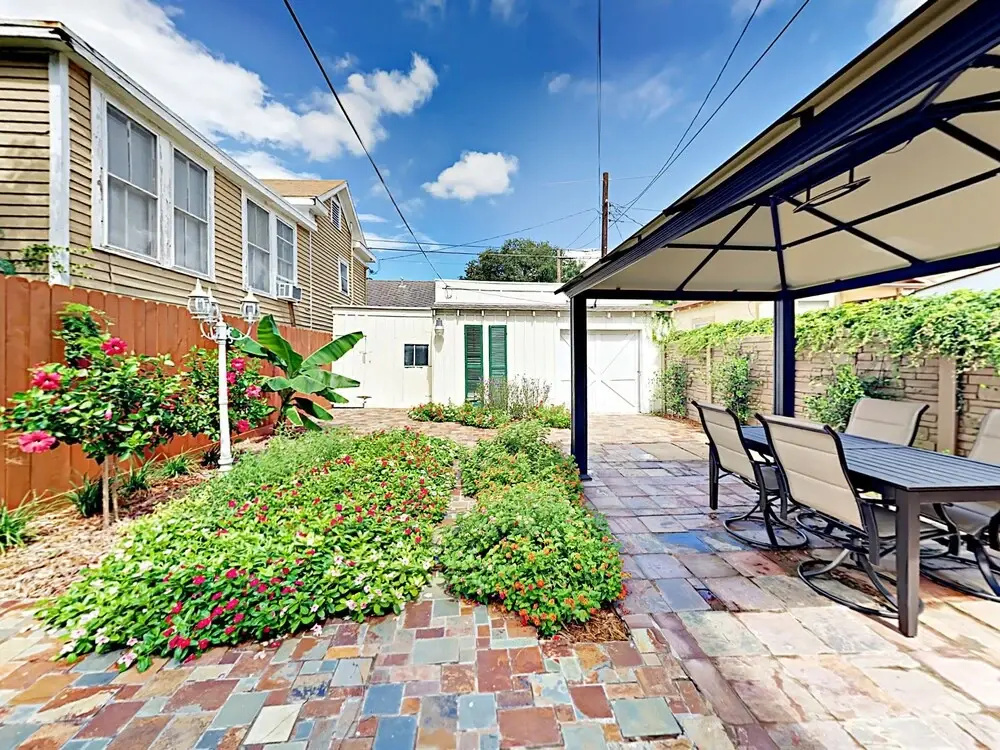 3226 Avenue P Home 3 Bedrooms 3.5 Bathrooms Home