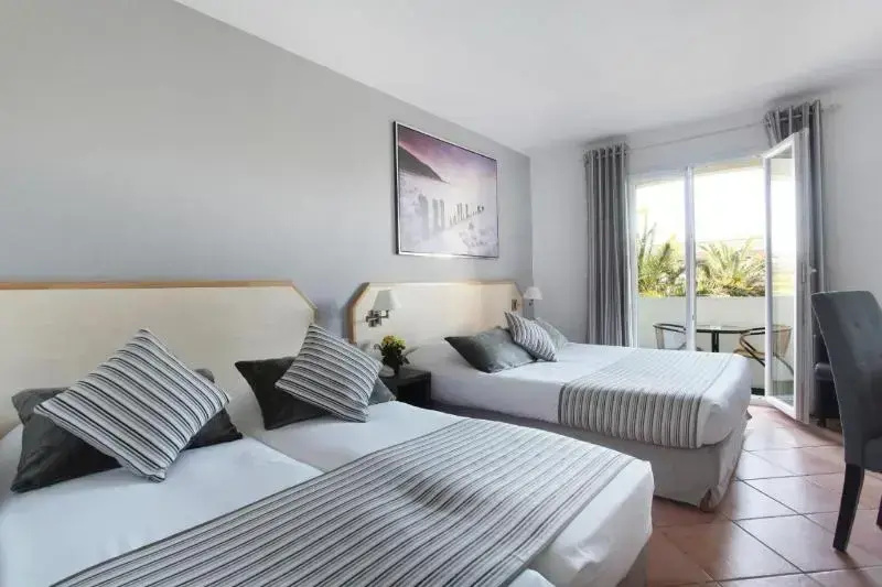 Standard Triple room with balcony