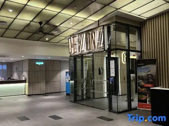 Lobby & Reception