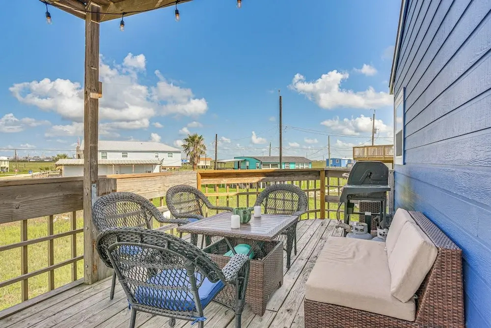 Walk to Sand: Surfside Beach Getaway w/ Deck