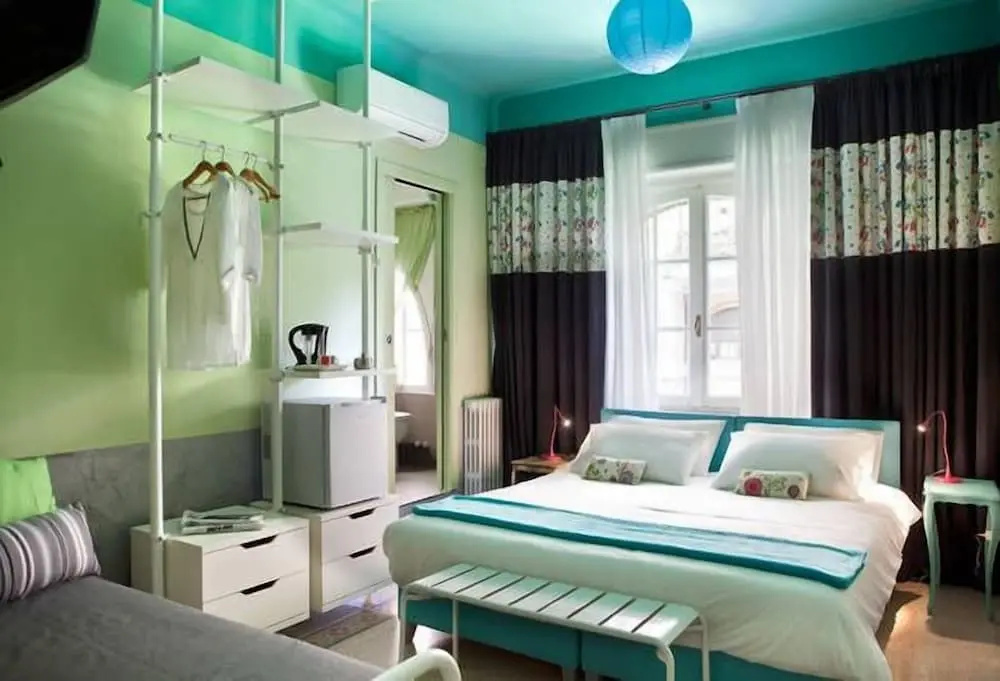 Standard Triple room with view