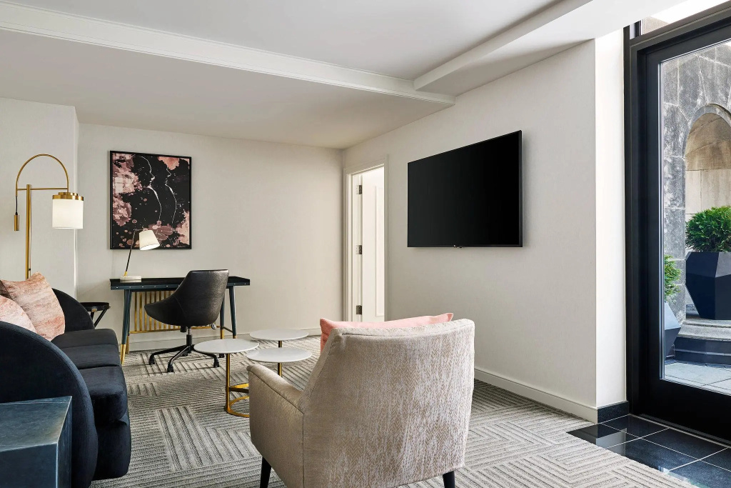 Double Junior Suite with balcony (full double bed)