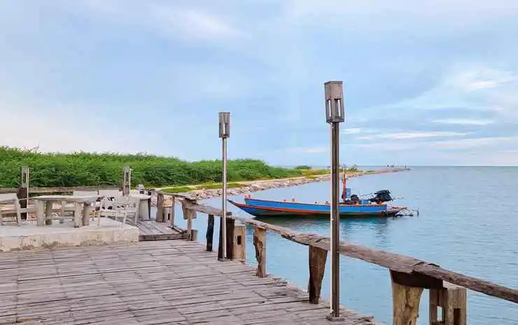 Beach & Waterfront