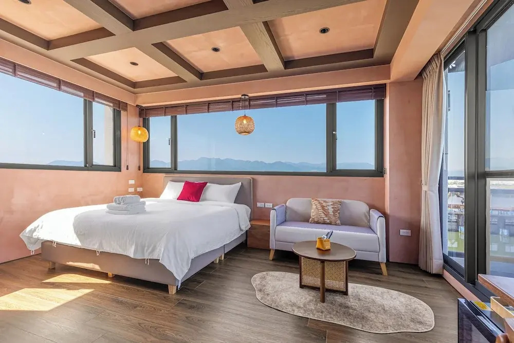 Deluxe Double room with balcony (full double bed)