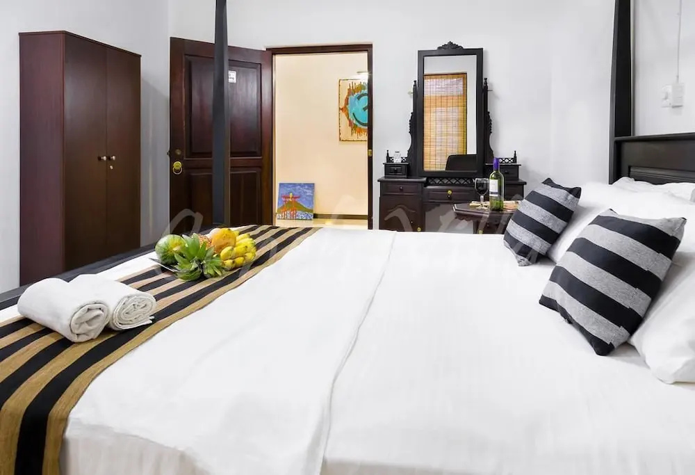 Deluxe Double room with garden view (full double bed)