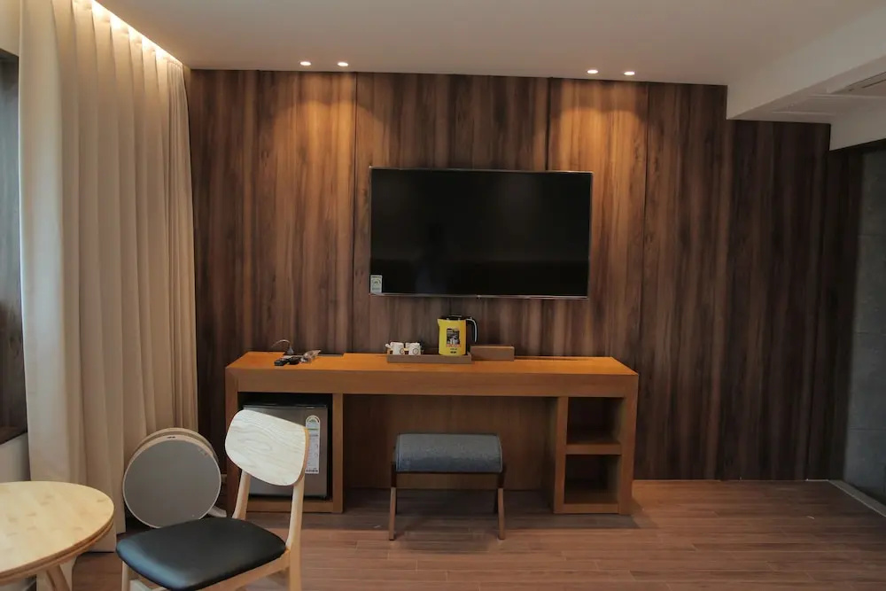 Deluxe Double room with ocean view (full double bed)