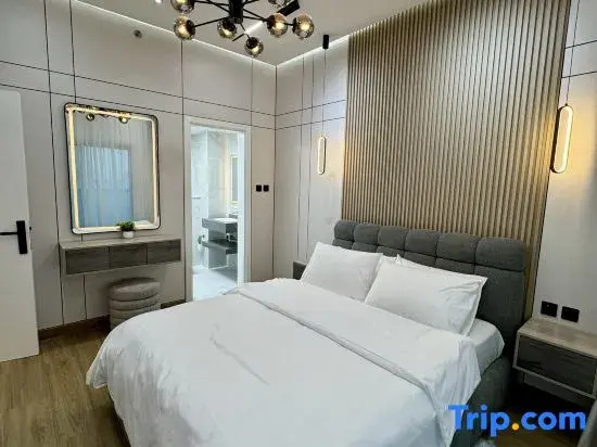 Brand New -Very Luxurious, 2 Bedrooms Apartment — фото 2