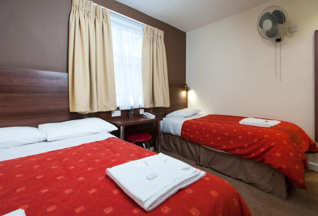 Marble Arch Inn Hotel — фото