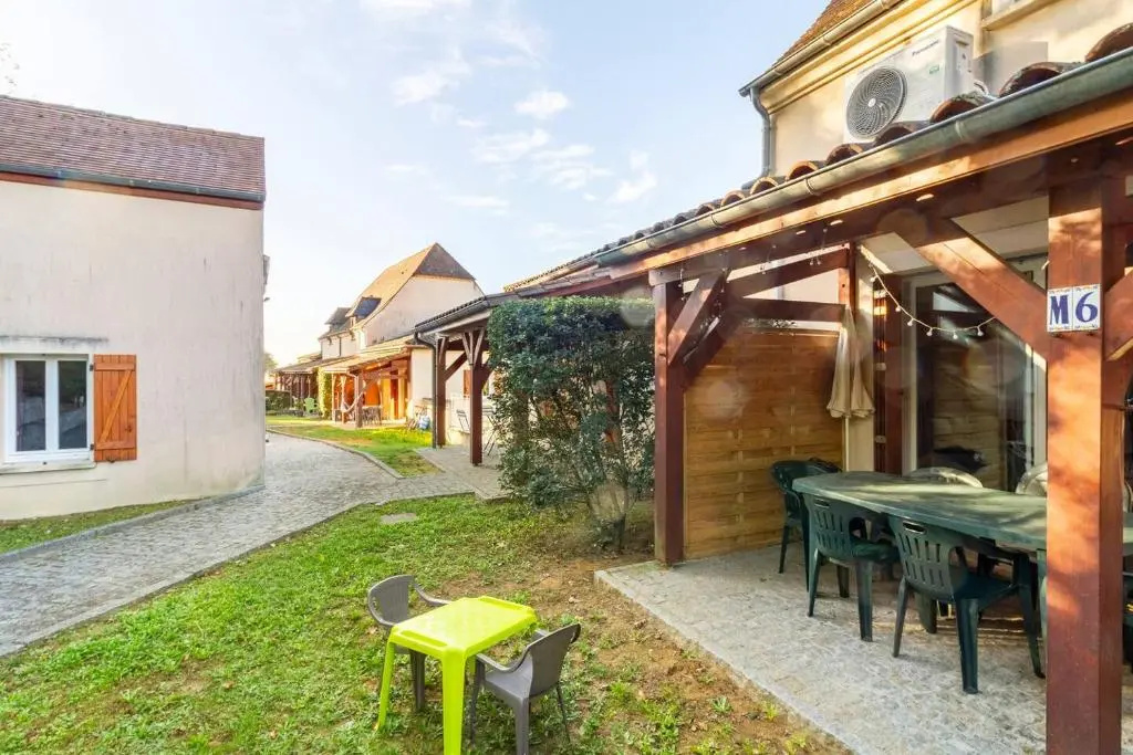 SARLAT, Apptmt T3 résidence CLIM PISCINE PARKING