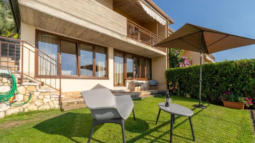 Garda Lake, Free Park, Big Swimming Pool (Adults Only)