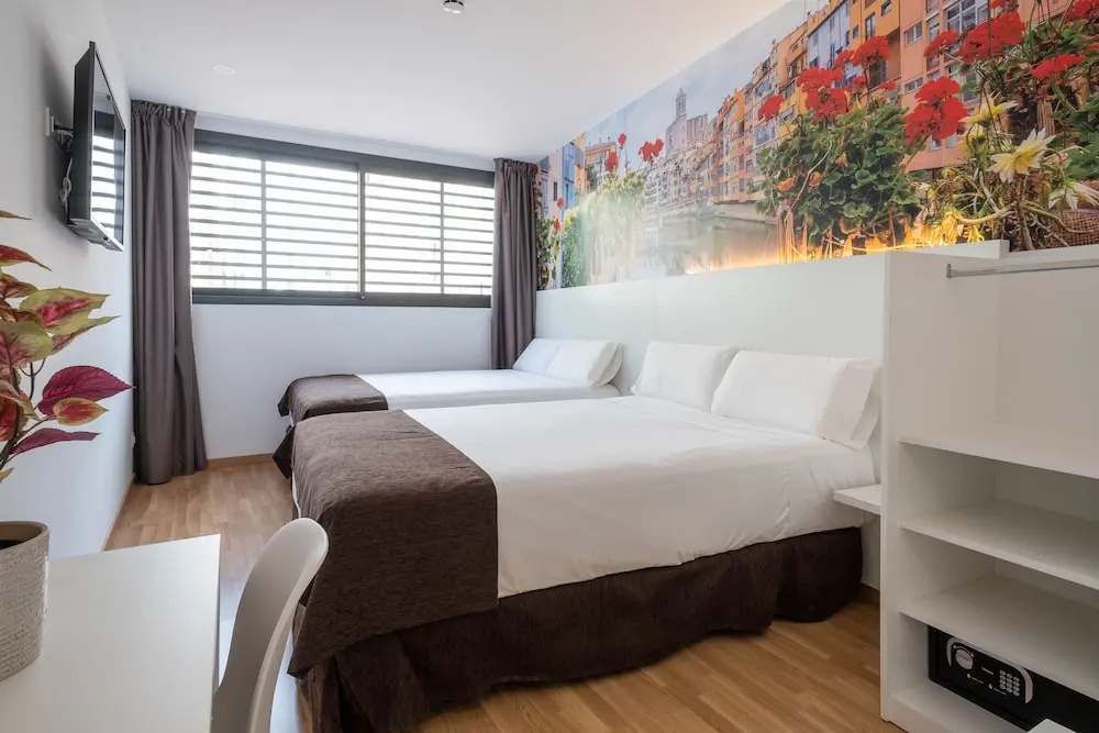 Hotel Bestprice Girona — 4