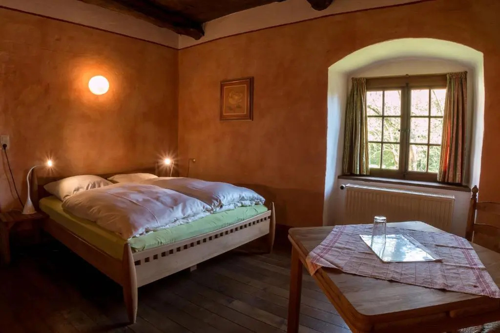 Economy room