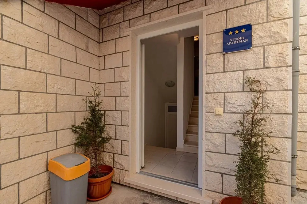 Mir - Perfect Location & Cosy - A1
