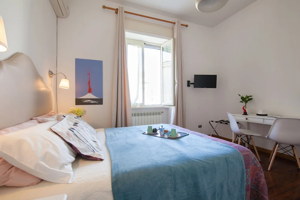 Double room (full double bed)