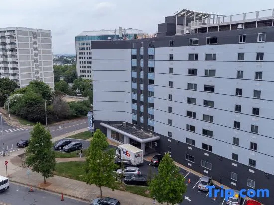 2bdr Downtown Nashville Apartment. Walk to Broadway and Music City Center with Rooftop Pool - 3
