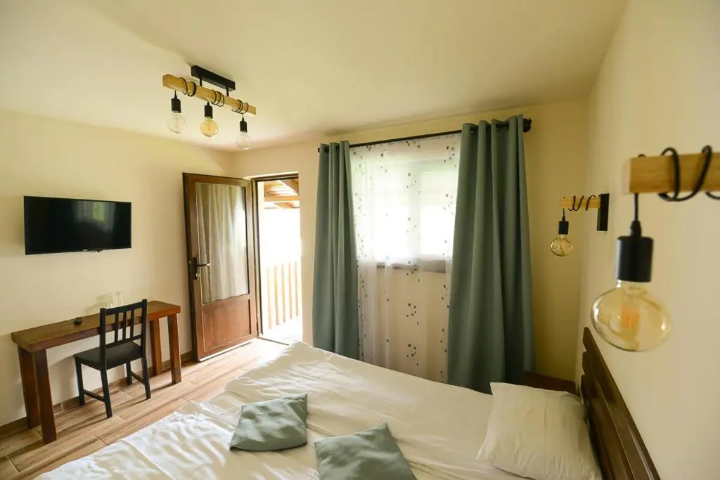 Standard Double room with balcony (full double bed)