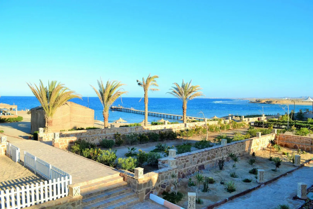 Beach & Waterfront