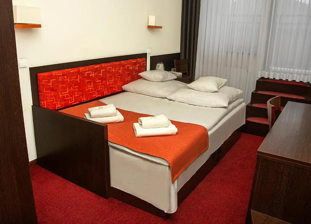 Economy room