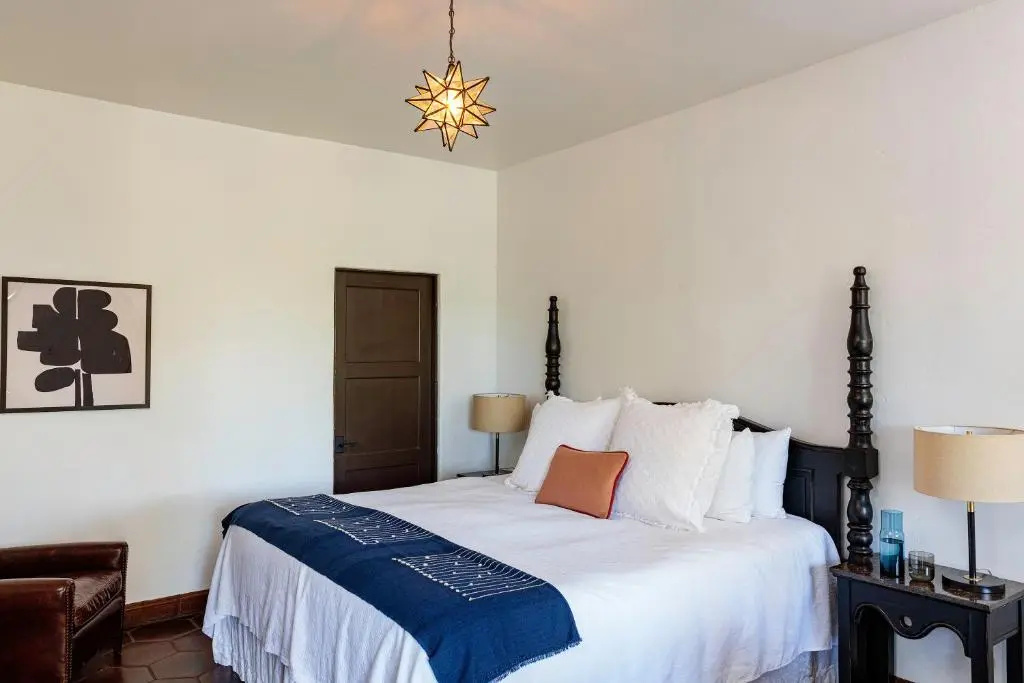 Estate Double room (full double bed)