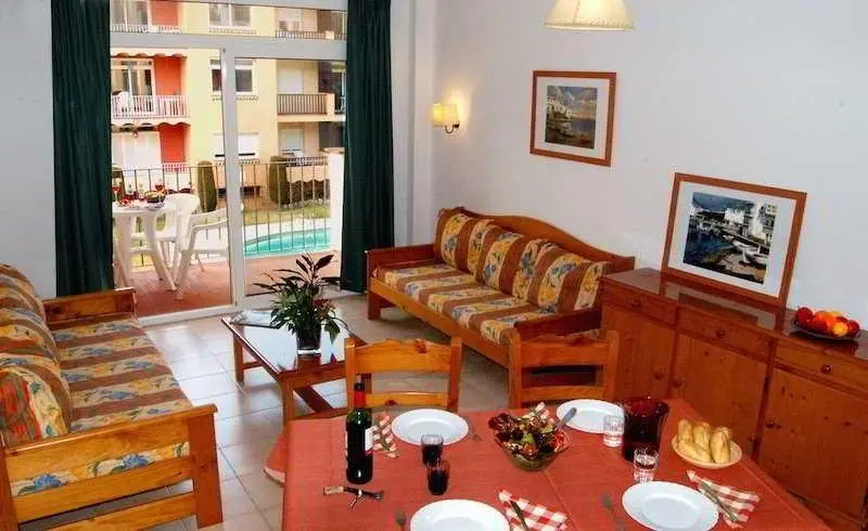 Apartaments Comte d'Empuries - Chambres
