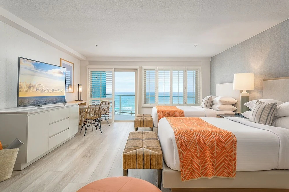 Standard Quadruple room with balcony and with ocean view