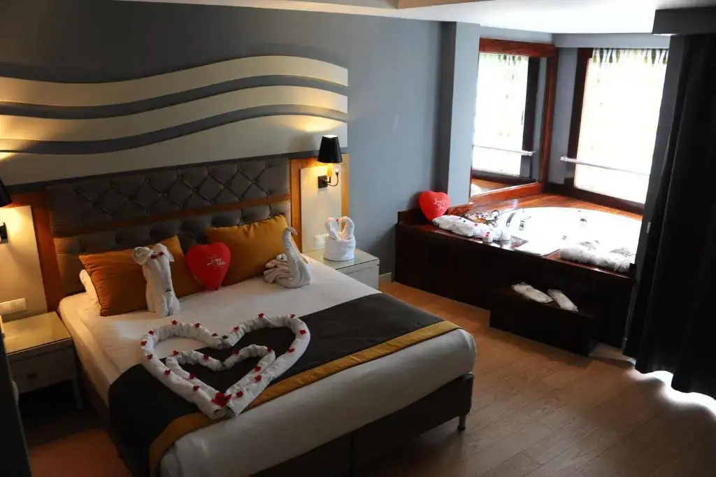 Jacuzzi Double room (full double bed)