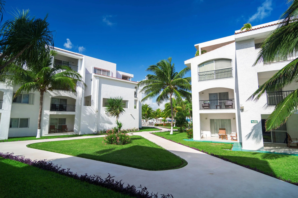 Beachscape Kin ha Villas & Suites