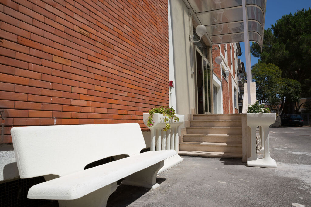 gallery_image_hidden_10