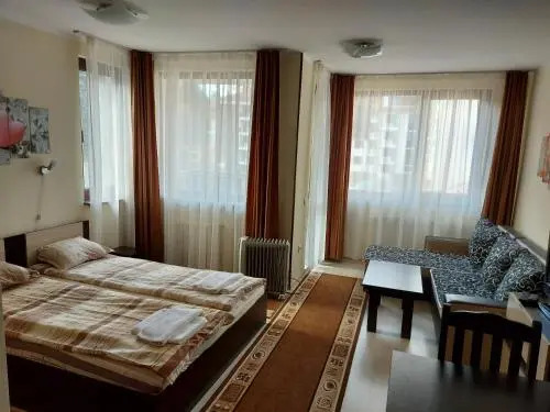 gallery_image_hidden_8