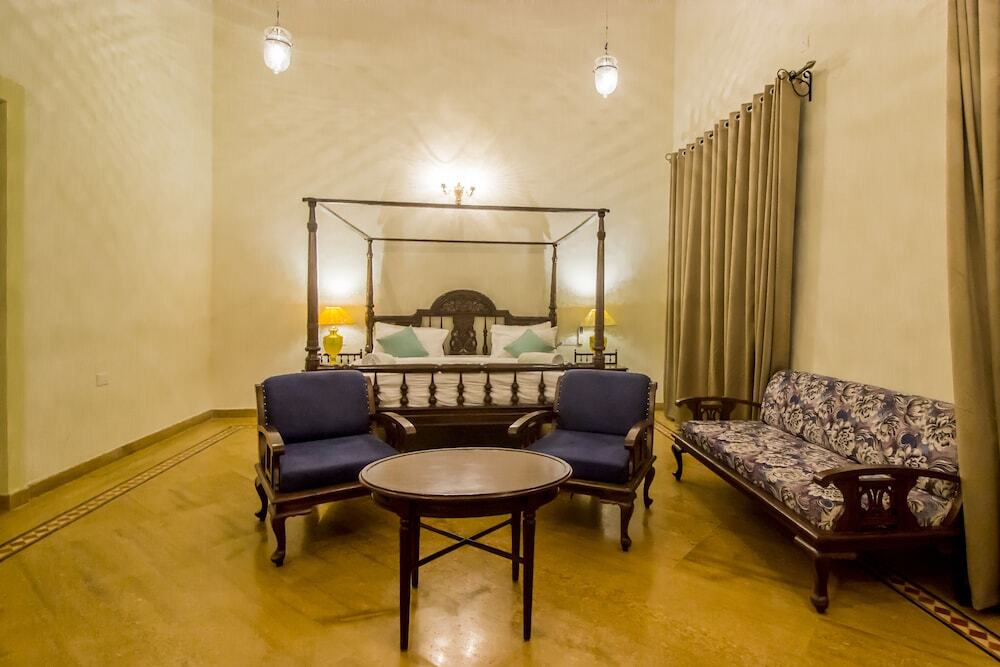 gallery_image_hidden_24