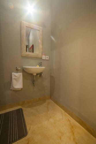 gallery_image_hidden_5