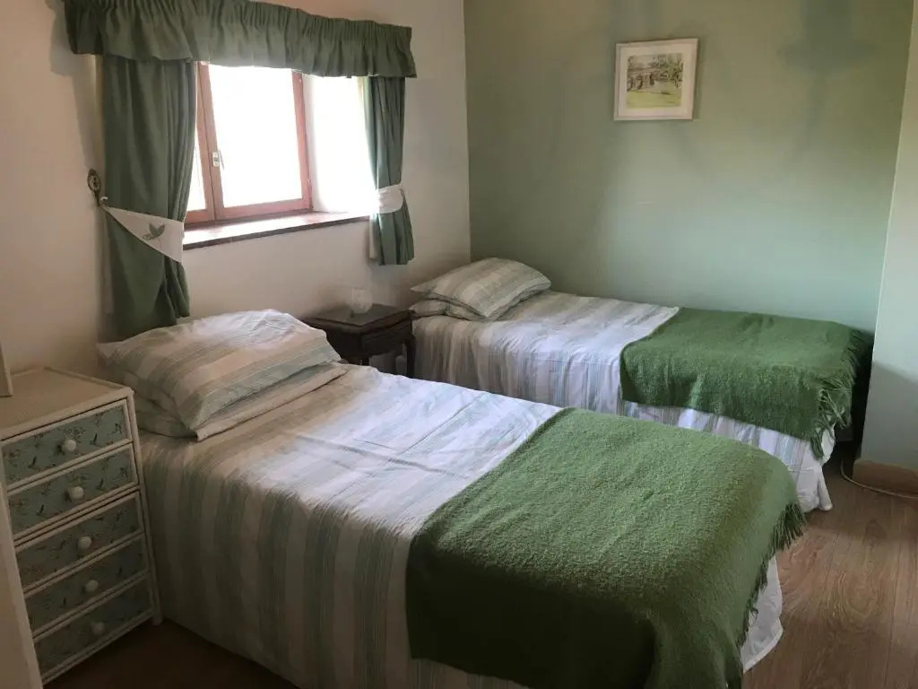2 Bedrooms Cottage