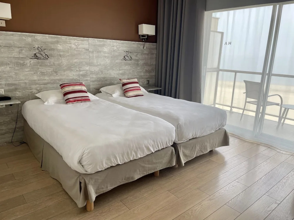 Standard Double room with balcony and with sea view (twin beds)