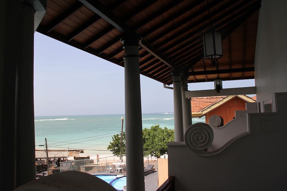 Neptune Bay Hotel