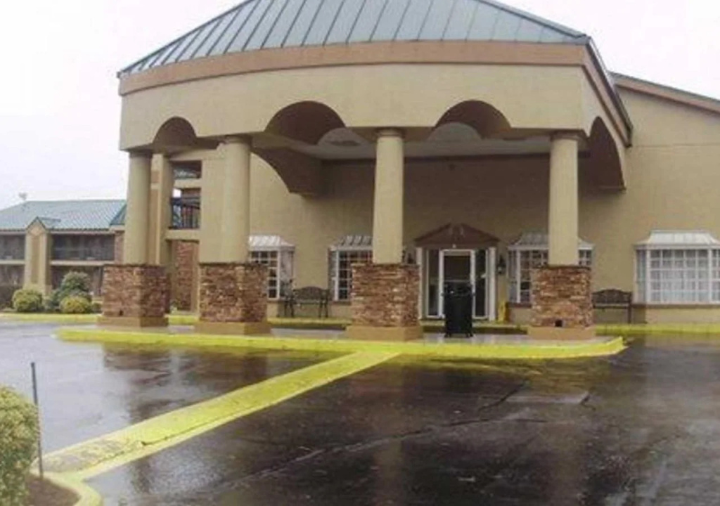 Rodeway Inn & Suites