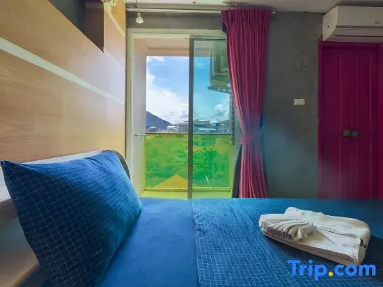 Deluxe Triple Family room with mountain view