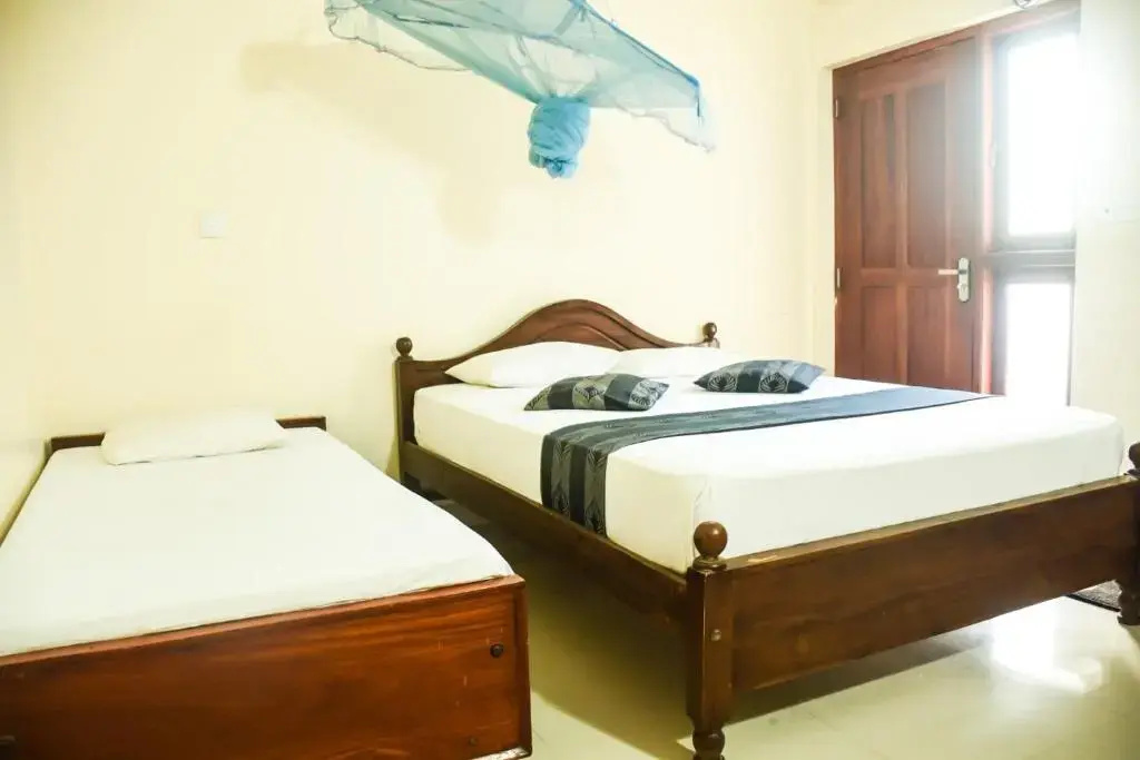 Araliya Blue Beach View Hotel - Chambres