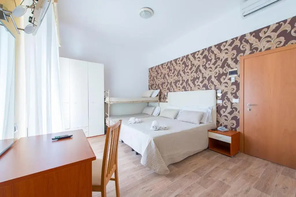 Standard Quadruple room