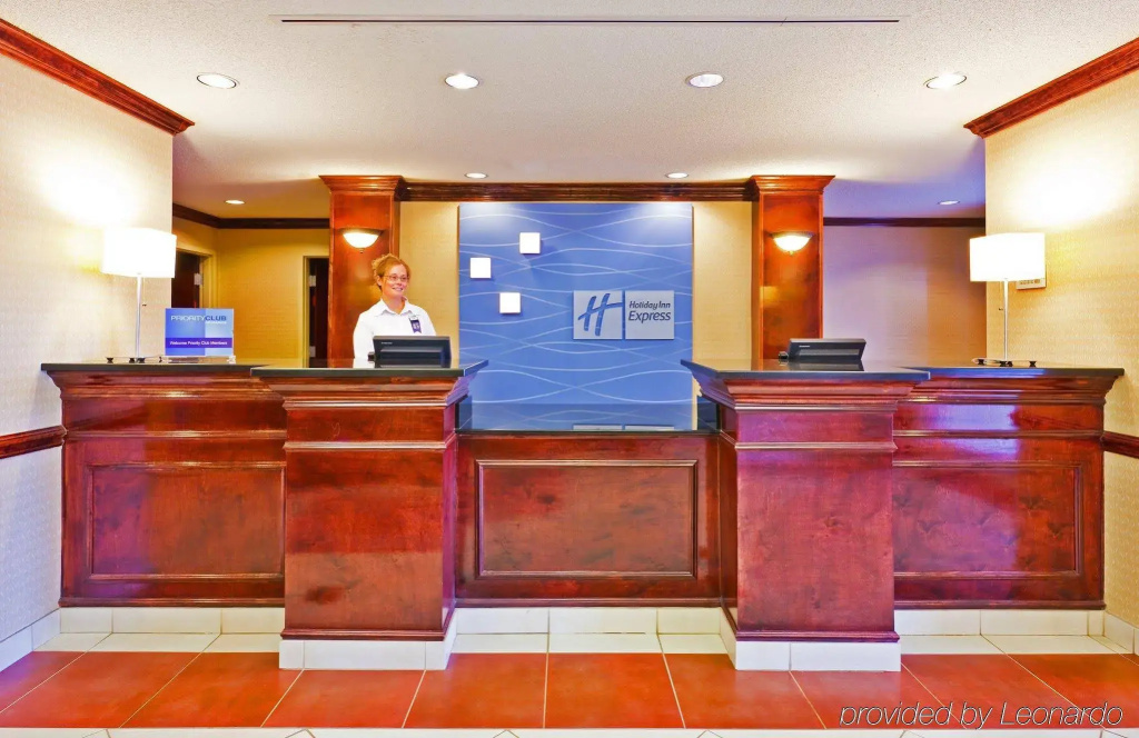 Lobby & Reception