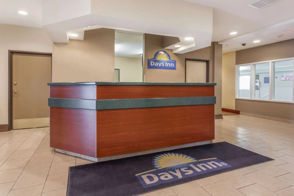 Lobby & Reception