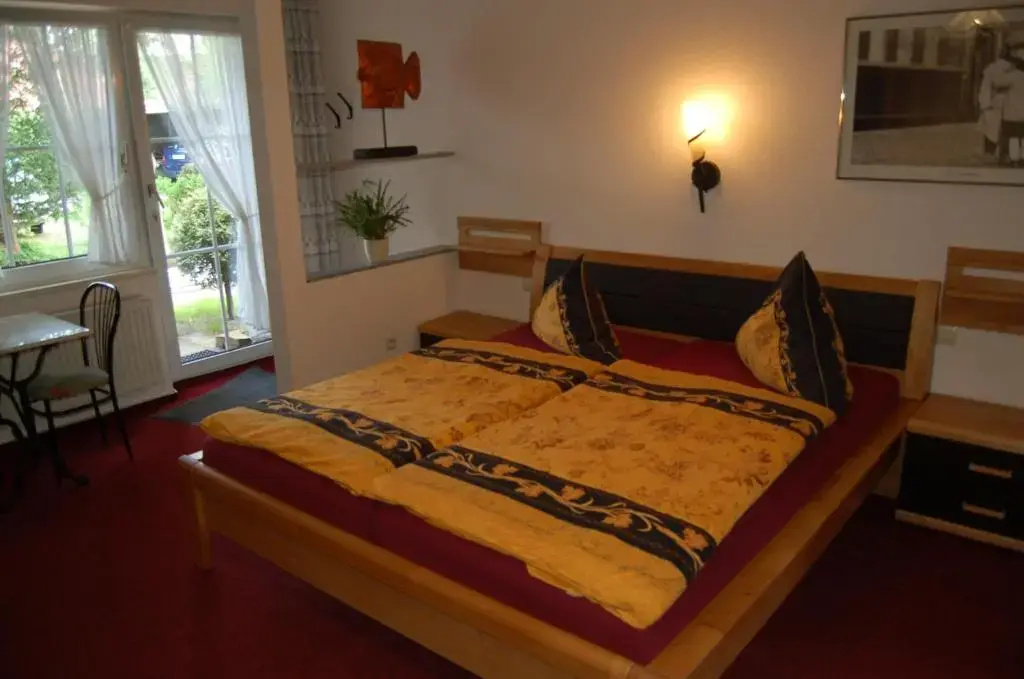 Standard Double room (full double bed)
