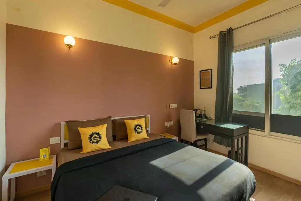 Deluxe Double room (full double bed)
