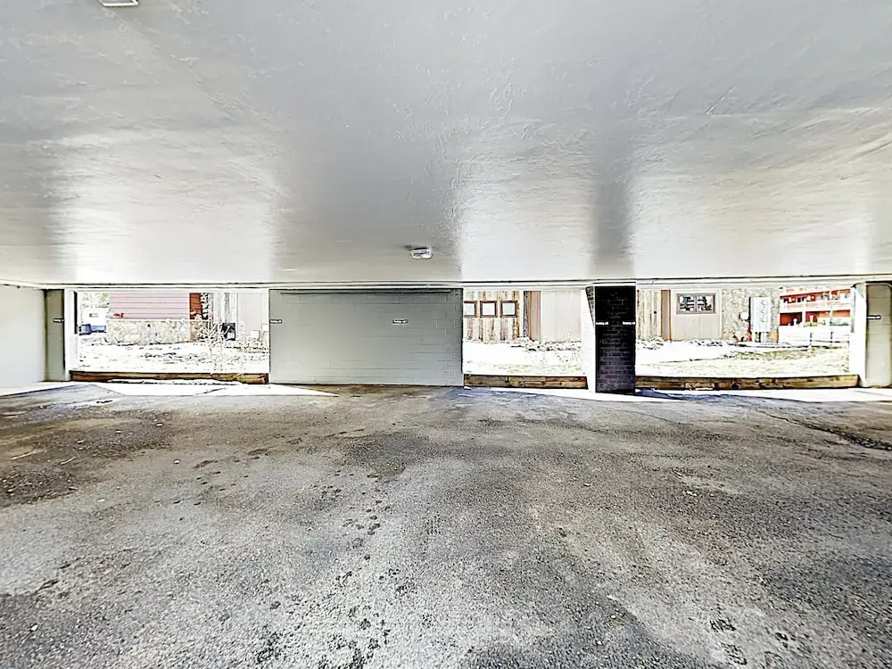 New Listing! Mountain-view Getaway: Stroll To Town 2 Bedroom Condo - фото 11