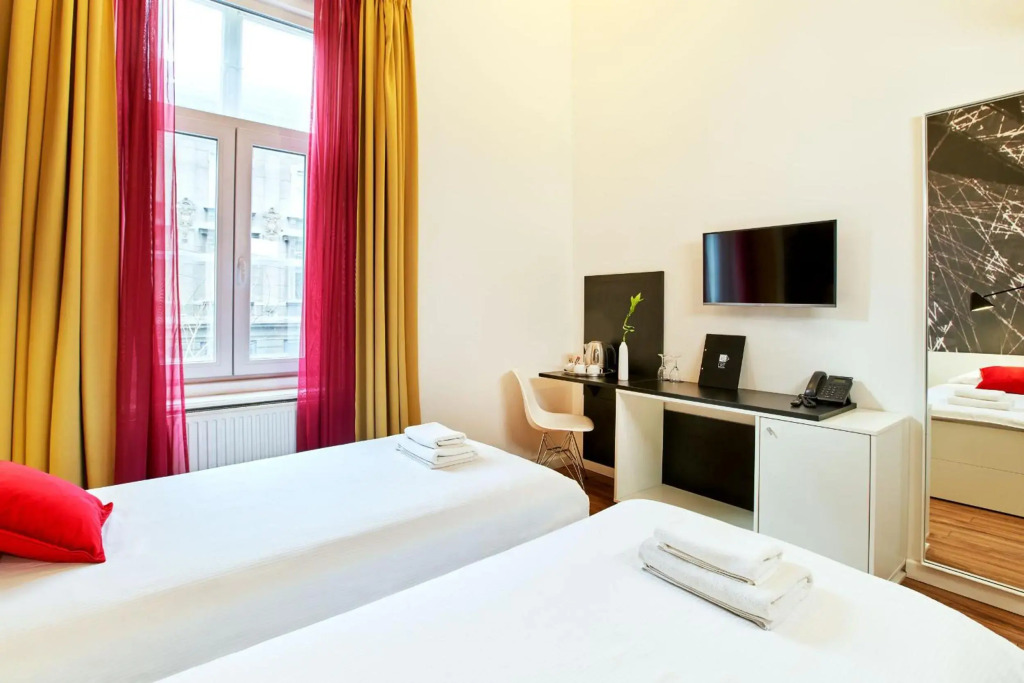 Art Hotel Like by null
