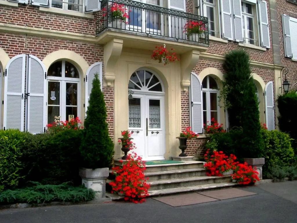 Logis Le Clos du Montvinage Rest. Auberge Val De l'Oise